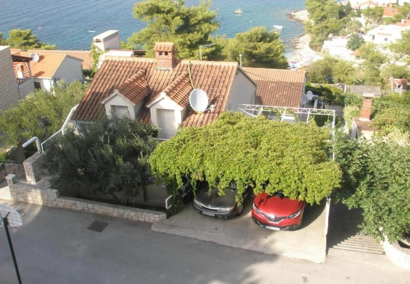 Apartments Damir - 80 M From Beach Postira Bagian luar foto